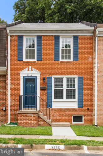 2356 Horseferry Ct, Herndon VA 20191-2733 exterior