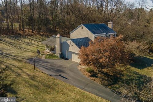 264 Aldrin Dr, Prospectville PA exterior