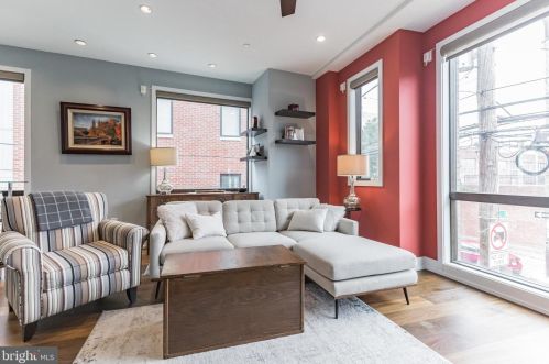 310 Fairmount Ave, Philadelphia PA  19123-2931 exterior
