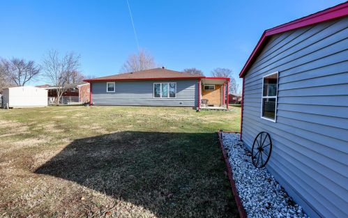 436 Ontario Ave, Bellefontaine OH  43311-2523 exterior