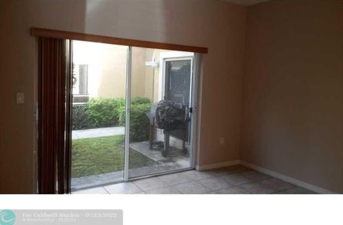 4944 140th Ter, Hollywood FL  33027-6203 exterior