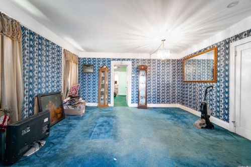 113-18 208th St, Jamaica, NY 11429-1006