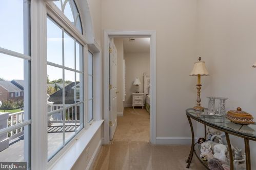 18345 Mid Ocean Pl, Leesburg VA 20176-7451 exterior