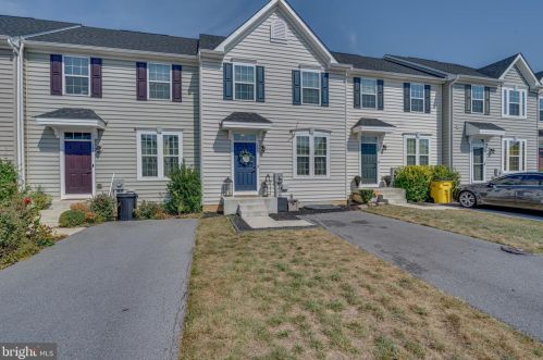 191 Ontario Dr, Falling Waters, WV 25419-0059