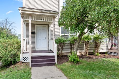 2118 Palmer St, Milwaukee, WI 53212-3220