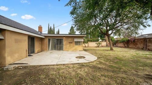 2721 Cottonwood St, Orange CA 92865-2334 exterior