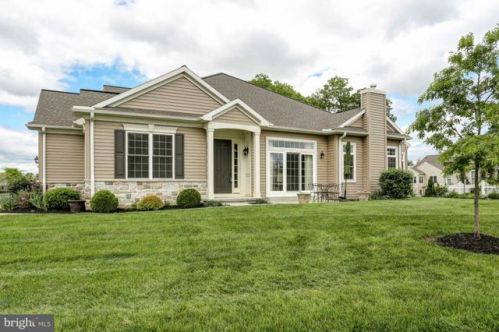 502 Lilly Ln, Navy Sup Dpt, PA 17050-3727