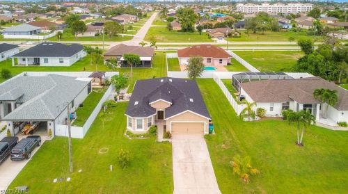 1823 16th Ter, Cape Coral, FL 33909-0054