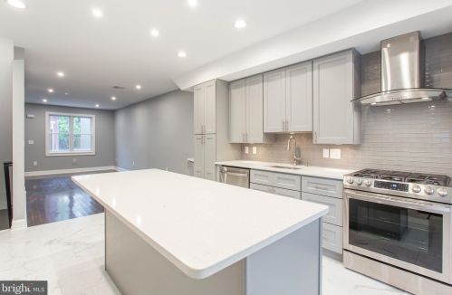 2617 Manton St, Philadelphia, PA 19146-3811