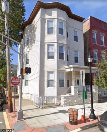 2601 New York Ave, Union City NJ  07087-4617 exterior