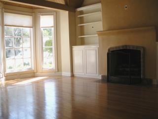 8827 Rosewood Ave, Los Angeles CA  90048-2407 exterior