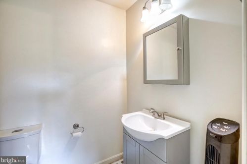 11734 Armistead Filler Ln, Lovettsville VA  20180-1915 exterior