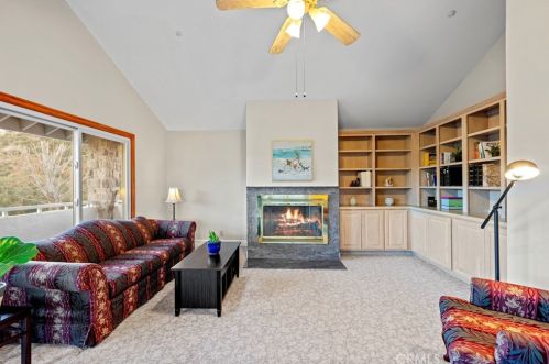 26945 Brooken Ave, Santa Clarita CA  91387-3904 exterior