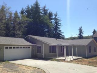 6697 Twin Spits Rd, Hansville, WA 98340-7705