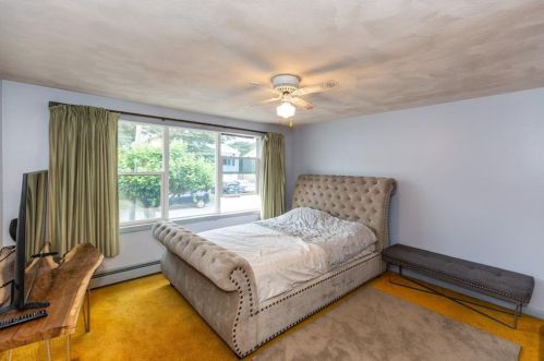 79 Thelma St, North Providence RI  02904-4560 exterior