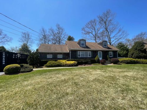 136 Boylan Ln, Blue Point, NY 11715-1806