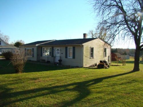 2227 Old Fincastle Rd, Troutville, VA 24090-3612