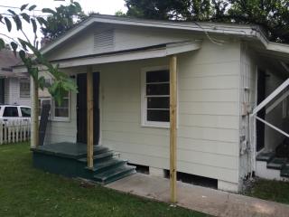 6 Pine St, Mobile AL  36604-2623 exterior