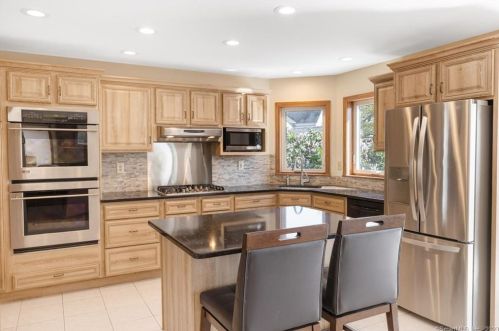 259 Housatonic Dr, Milford CT  06460-4935 exterior