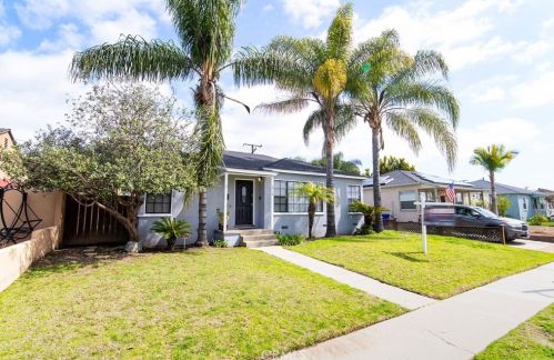 5716 Autry Ave, Lakewood, CA 90712-2022