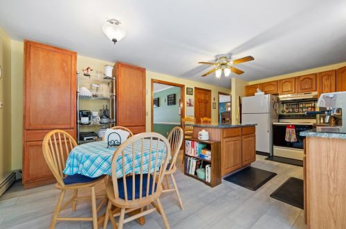 12 Ginger Dr, Goffstown NH  03045-2939 exterior