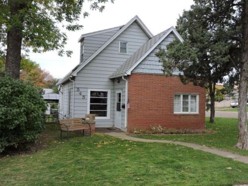 545 1st Ave, Dickinson ND  58601-4432 exterior