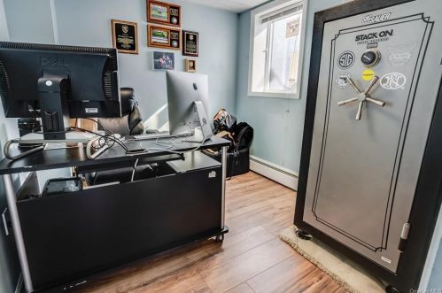 19 Hillcrest Ave, Crotonville NY  10562-1921 exterior