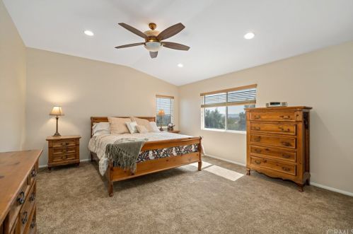 39601 Parkview Dr, Temecula CA  92591-7229 exterior