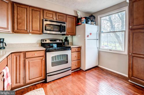 8629 Kenosha Ct, Lorton VA  22079-3045 exterior
