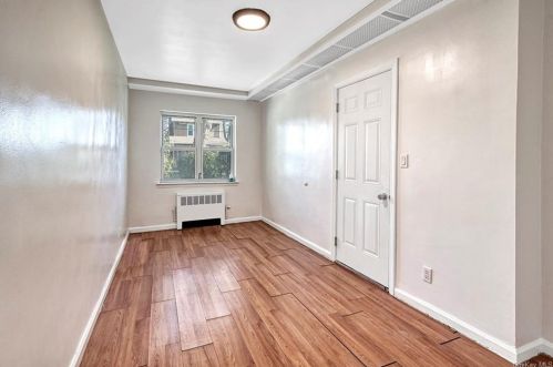 736 5th Ave, Mount Vernon NY  10550-4960 exterior