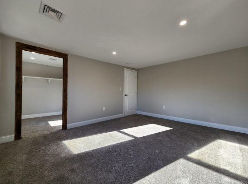 222 Thorpe Ave, Meriden CT  06450-9206 exterior