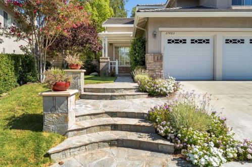27663 Weston Dr, Santa Clarita, CA 91354-1611