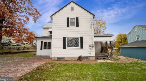 726 Beltz Ln, Palmerton, PA 18071-1411