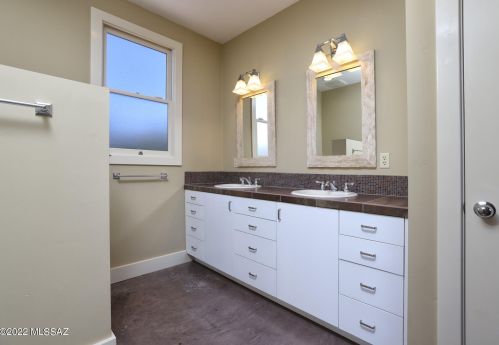 1042 3 Ave, Tucson AZ  85705-7472 exterior