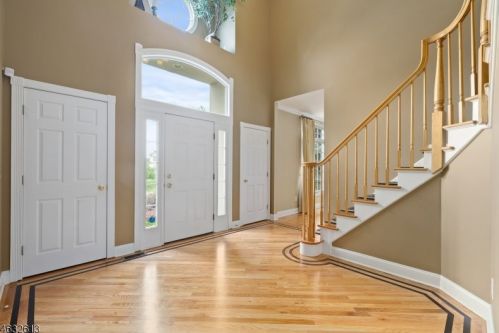 10 Peach Tree Ln, Warren, NJ 07059-5777