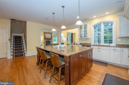 315 Blackburn Dr, Berwyn PA  19312-2801 exterior