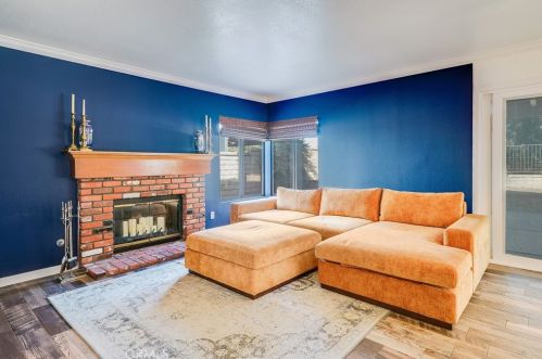 25424 Hampton Pl, Santa Clarita, CA 91350-3335