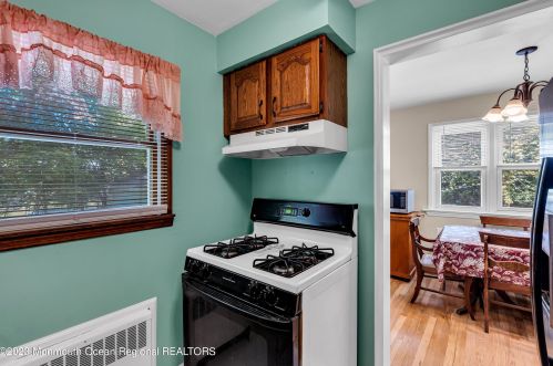 407 Berkshire Rd, Ridgewood NJ 07450-5533 exterior