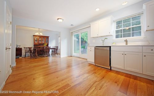 39 Shore Dr, Monmouth Hills NJ  07732-1757 exterior