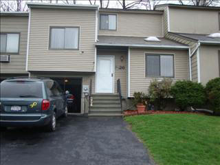 26 Spruce Ct, Fishkill, NY 12524-2637