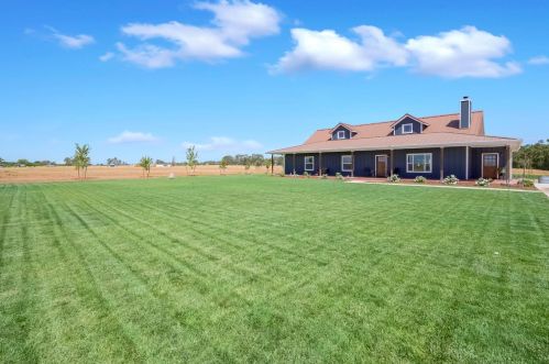 301 Sunnybrook Ln, Oroville CA  95965-8101 exterior