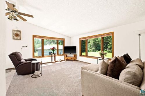 5260 Samuelson Rd, Duluth MN 55811-9789 exterior