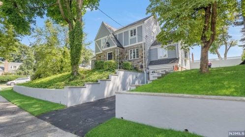 87 Wayne Ave, River Edge NJ  07661-1836 exterior