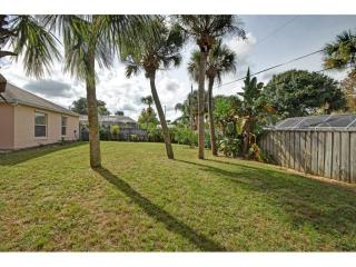 325 Jettie Ter, Sebastian, FL 32958-5545