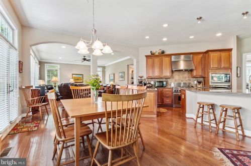 8373 Pedigrue Ct, Gainesville VA  20155-3240 exterior