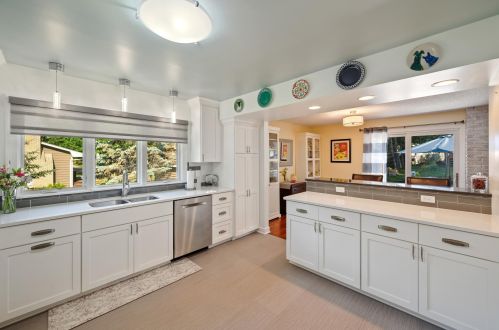 3245 Gettysburg Ave, Minneapolis, MN 55427-1752
