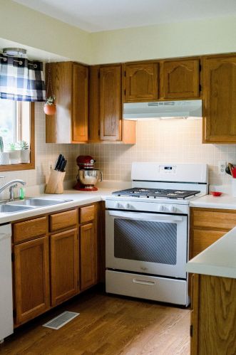 1162 Millpond Rd, Valpo, IN 46385-6136
