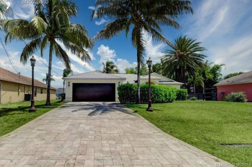 282 Janice Ave, Fort Pierce, FL 34953-5551