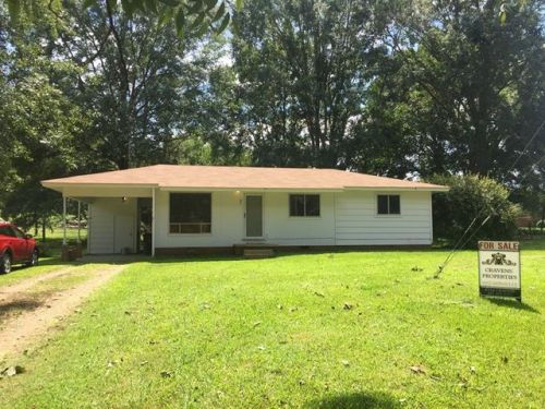 301 Carrollton St, Sweatman, MS 38925