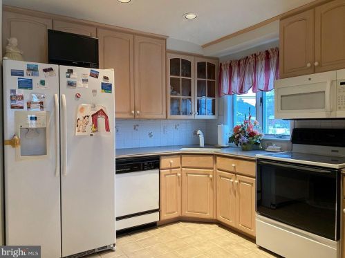 2 Finney Rd, New Castle, DE 19720-3304
